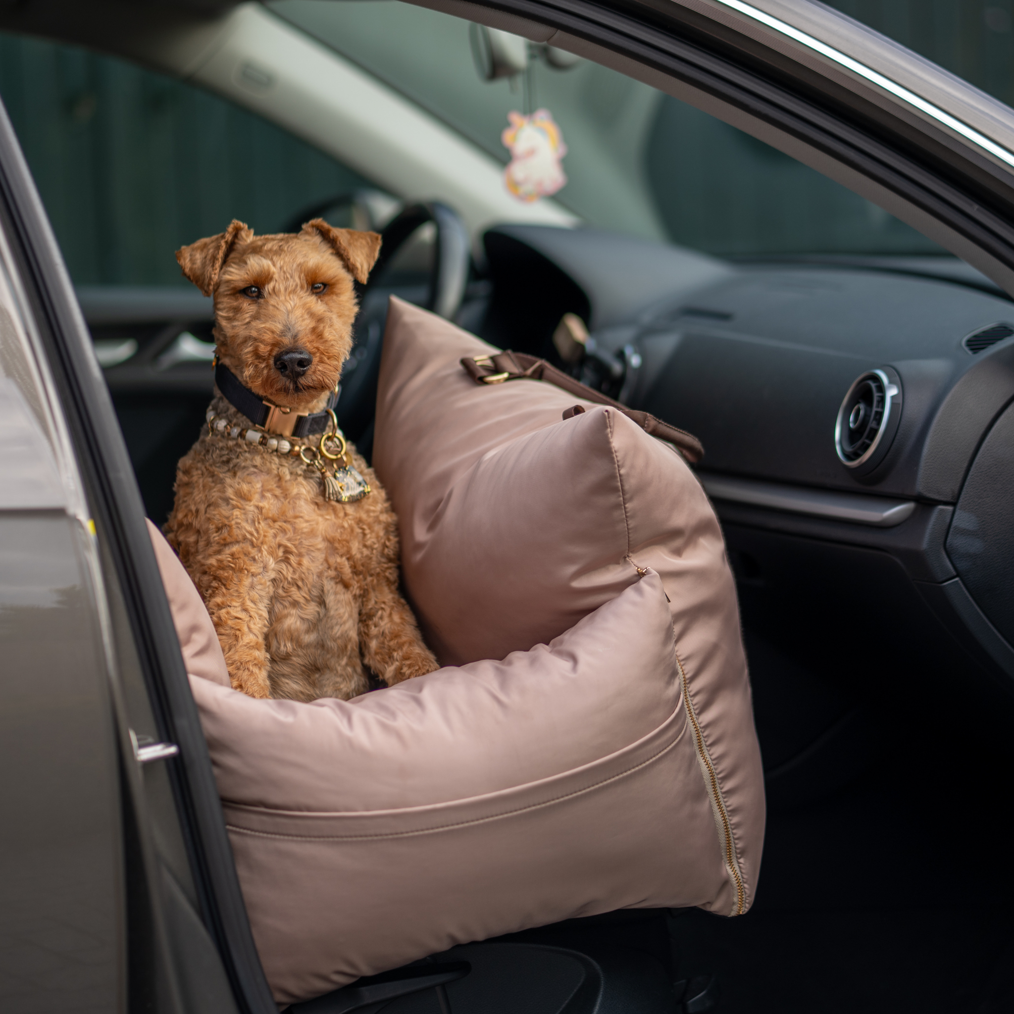 Travel Dog Pod - Hazelnut
