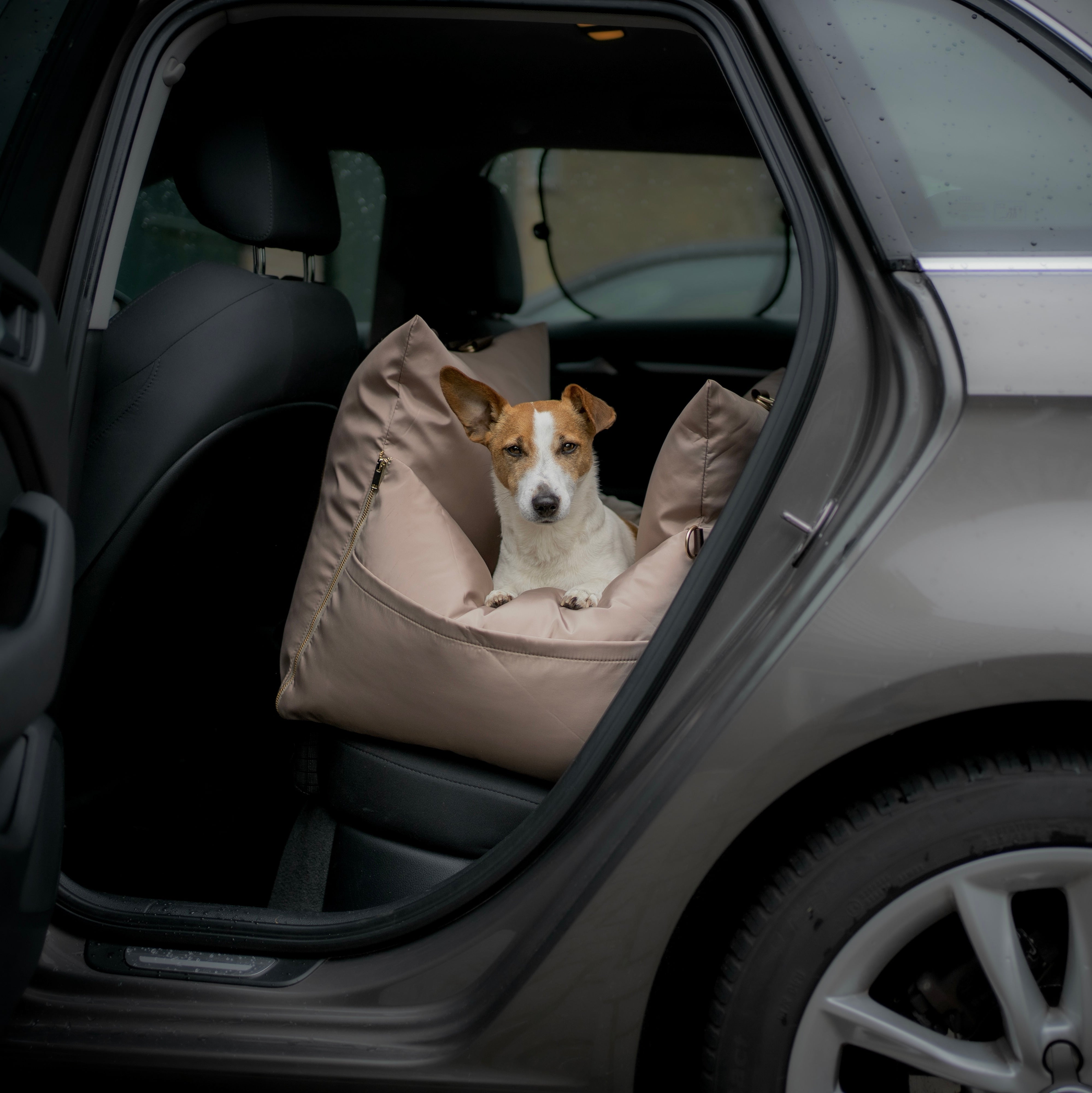 Travel Dog Pod - Hazelnut